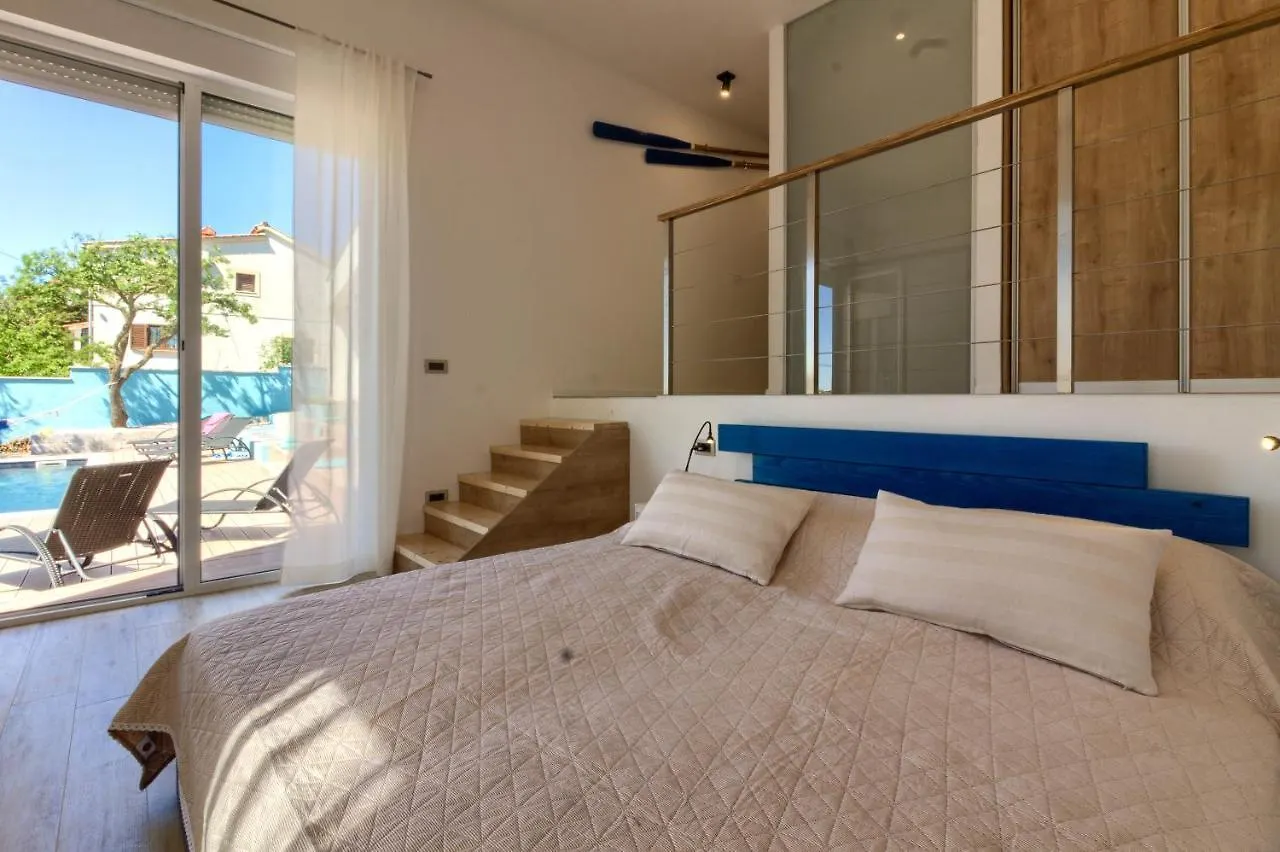 Villa Senorita In Pula With Pool